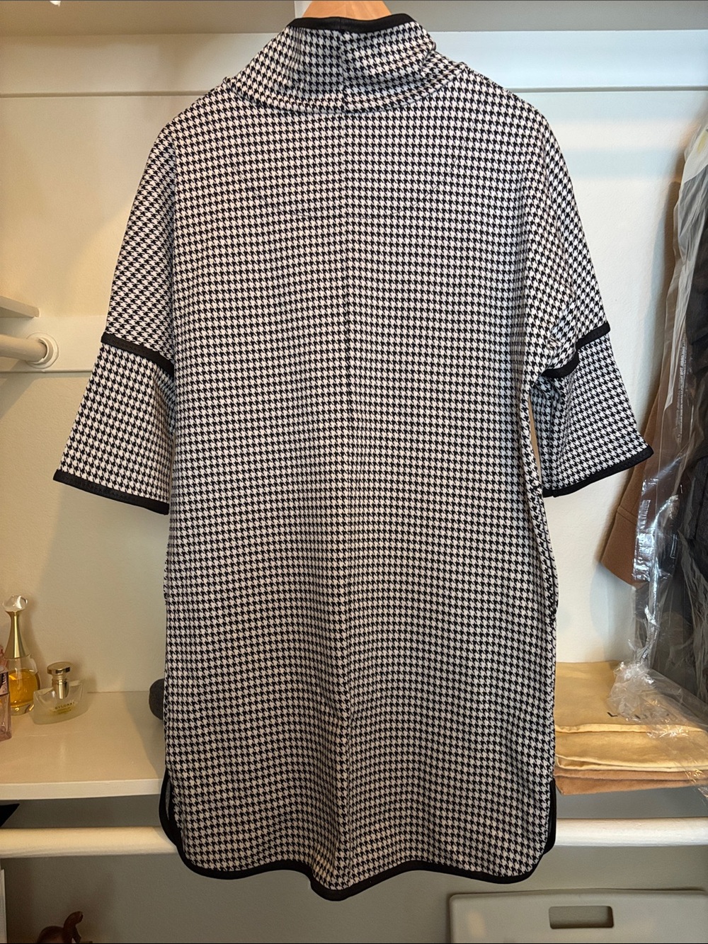 Max Studio Black & White Houndstooth Short-Sleeve Tunic - Picture 3 of 3